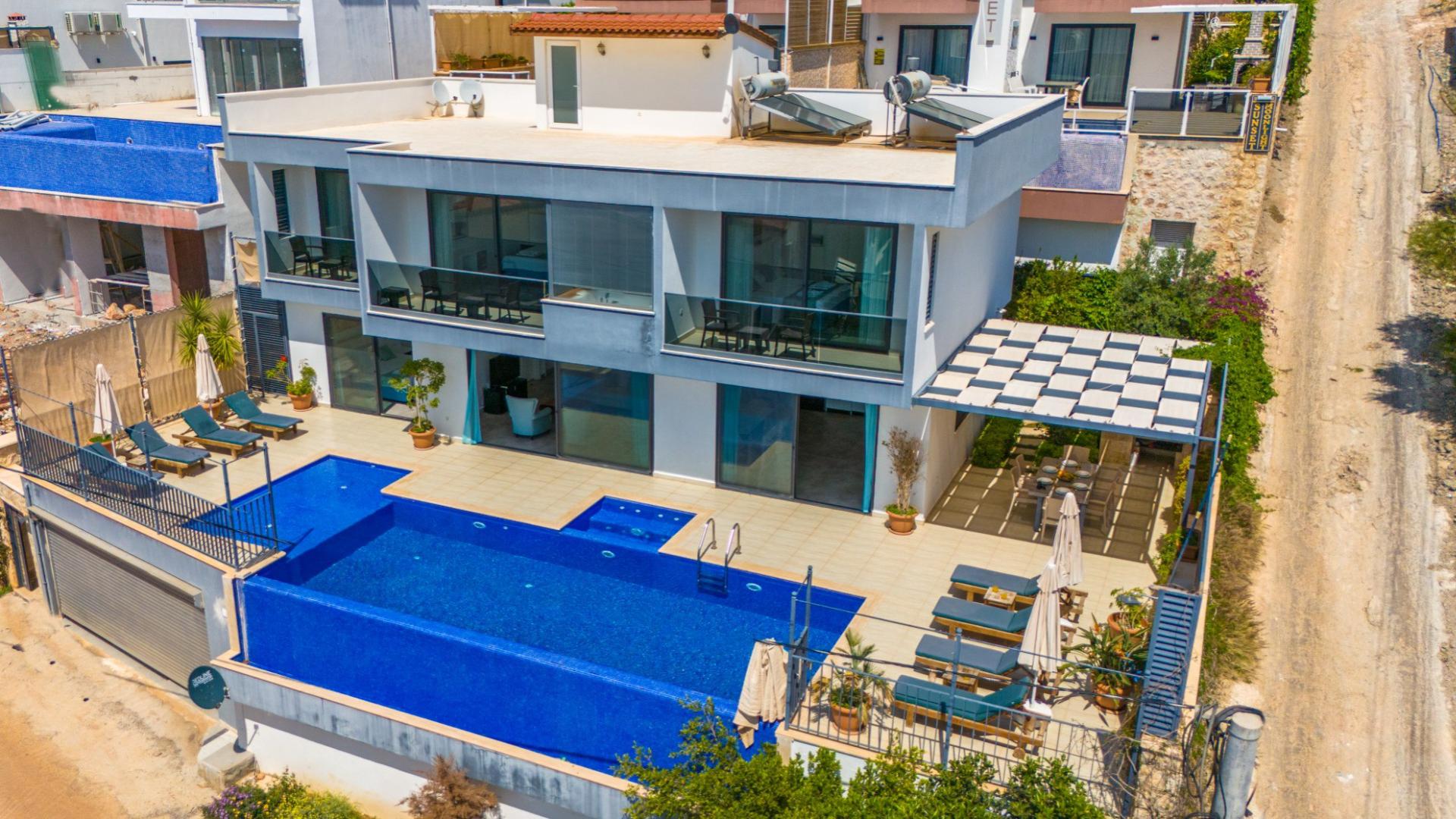 Villa June