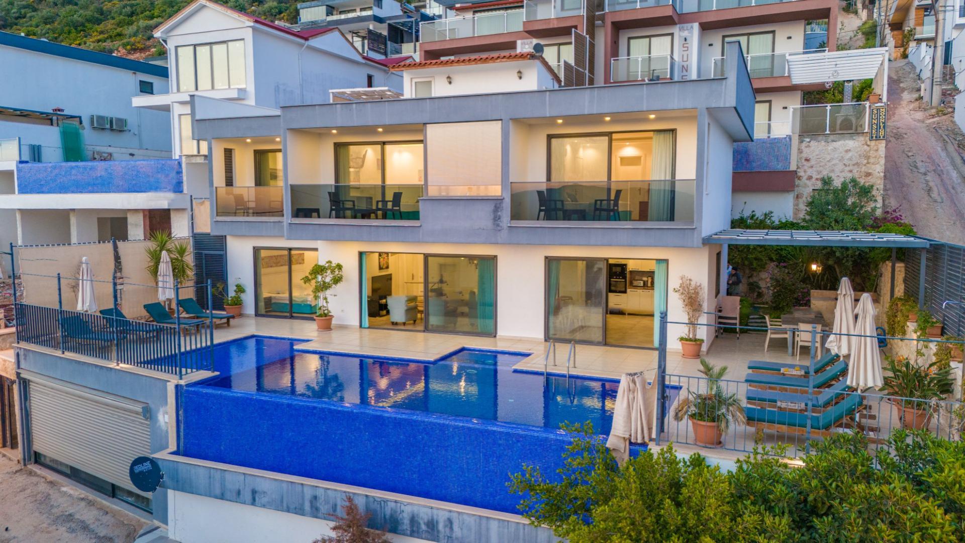 Villa June