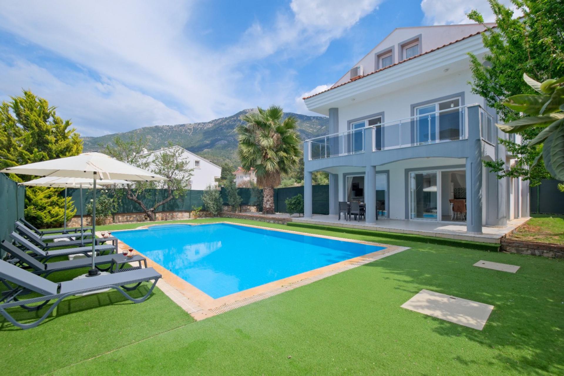 Villa Elisa 2