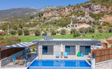 Villa Günbatımı Aklar