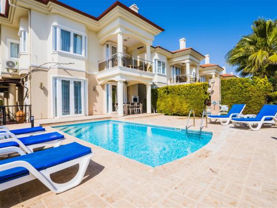 Villa Oyster 1