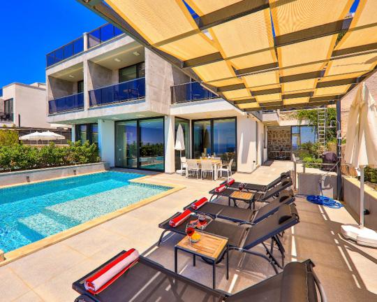 Villa Skylight